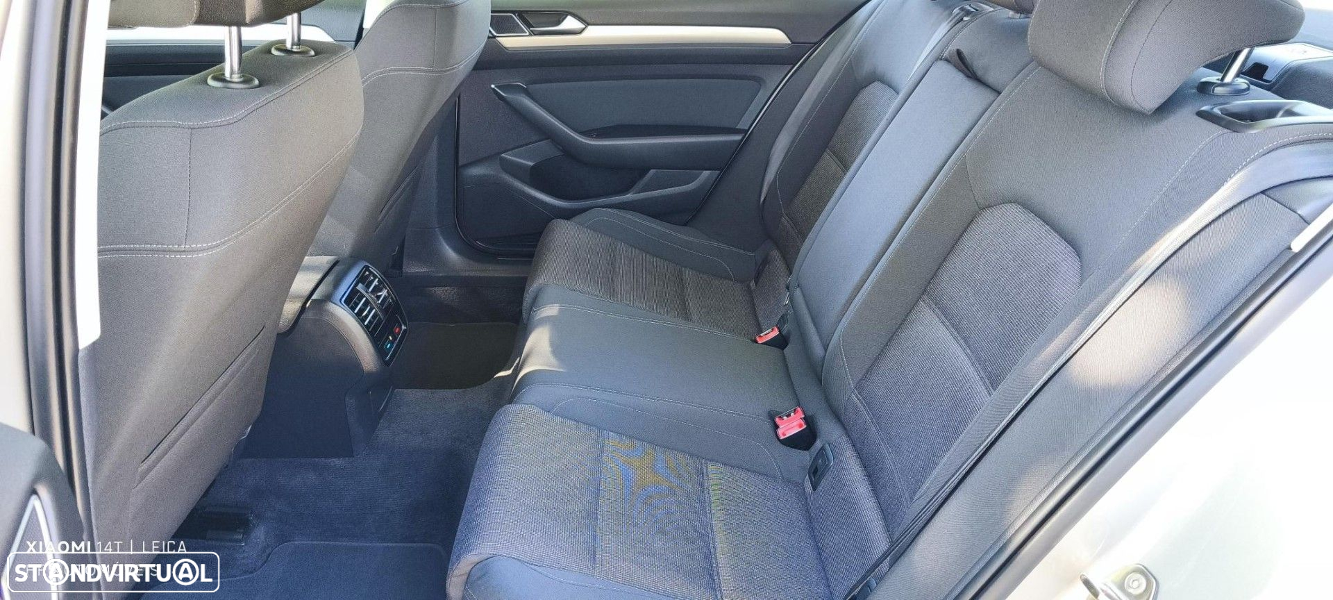 VW Passat 1.6 TDI BlueMotion - 14