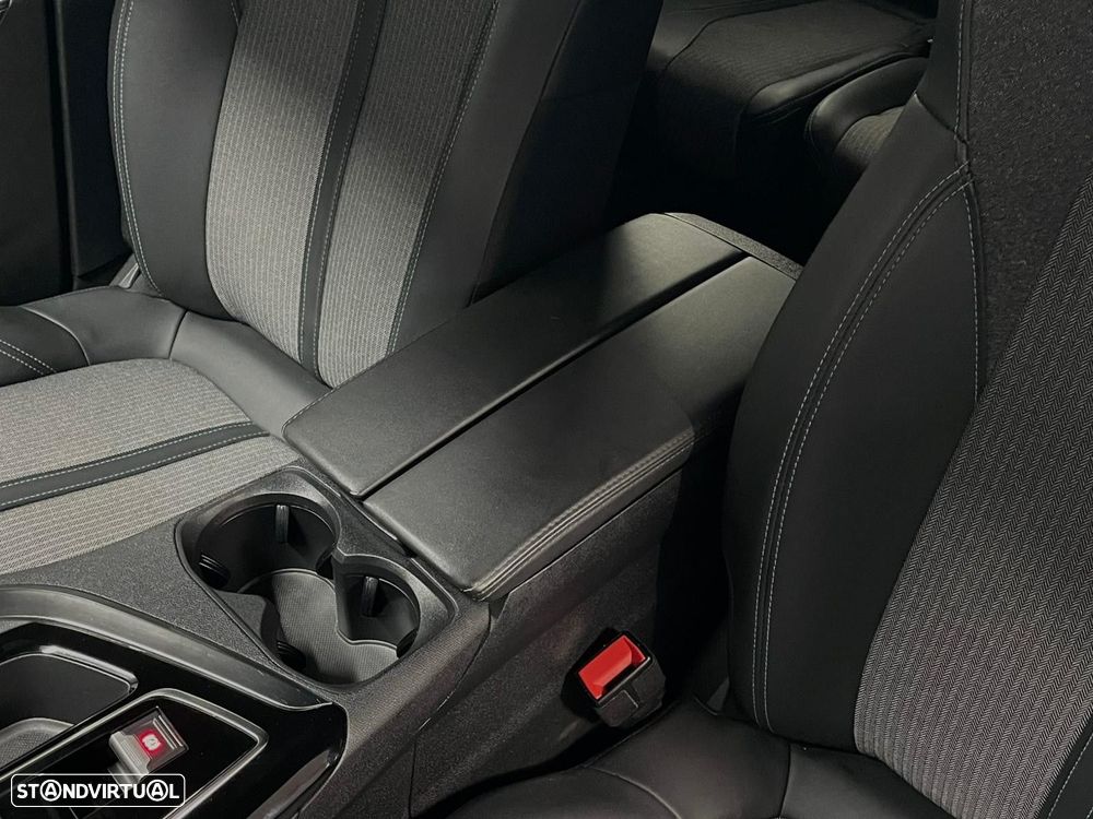 Peugeot 5008 1.5 BlueHDi Allure Pack EAT8 - 27