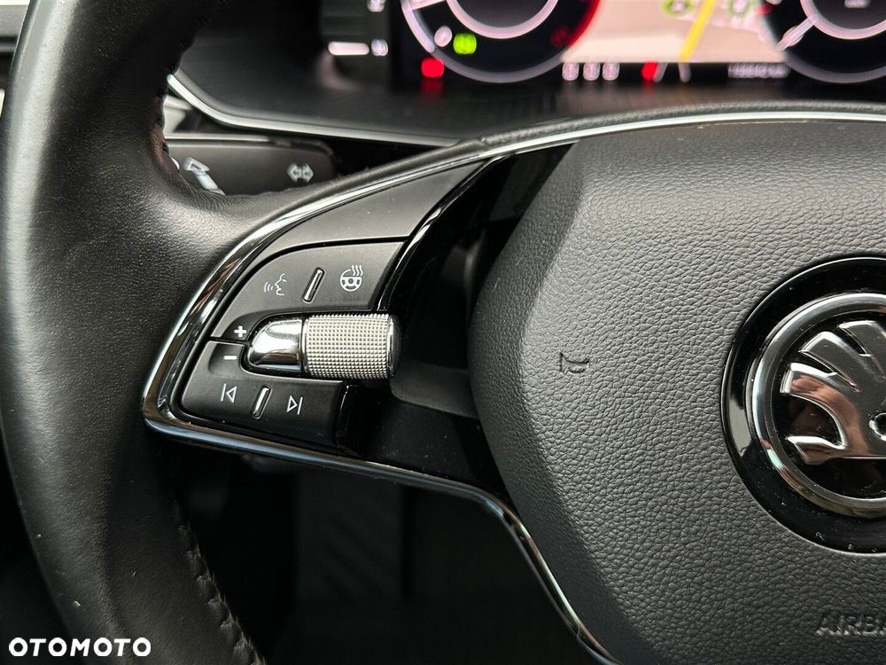 Skoda Superb 2.0 TDI SCR L&K DSG - 19