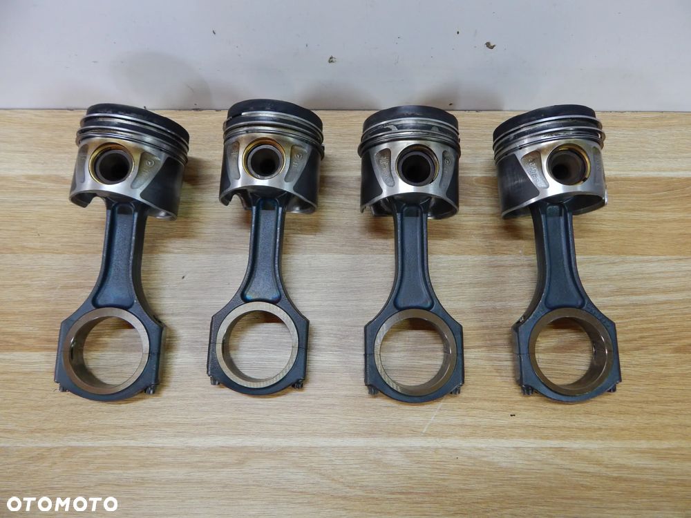 Tłok + korba  2.2 cdi 651 Mercedes Sprinter 906 Vito viano 639 06-17  Łuków części