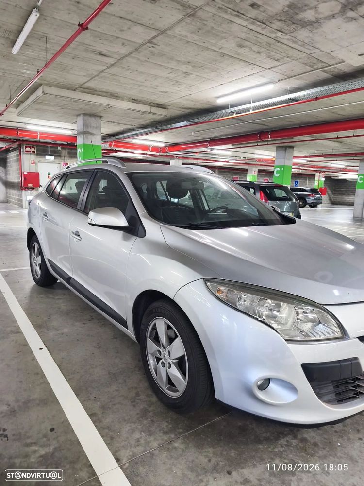 Renault Mégane Sport Tourer dCi 110 FAP Dynamique - 8