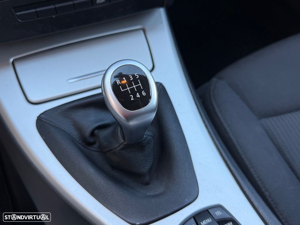 BMW 318 d Navigation - 34