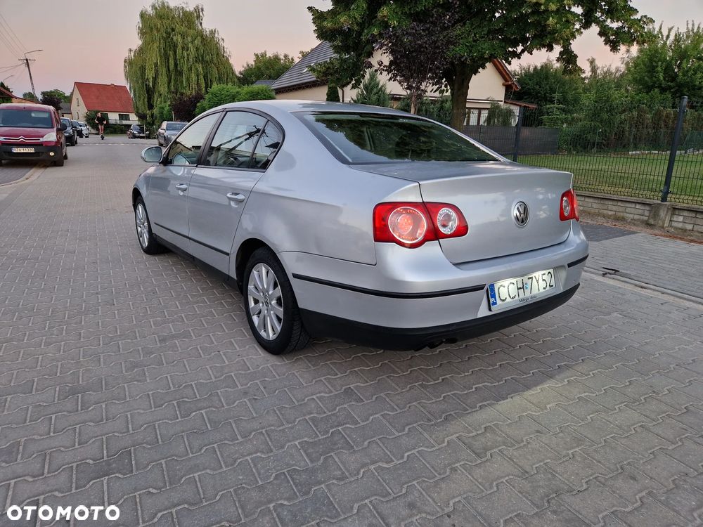 Volkswagen Passat 2.0 TDI Comfortline - 7