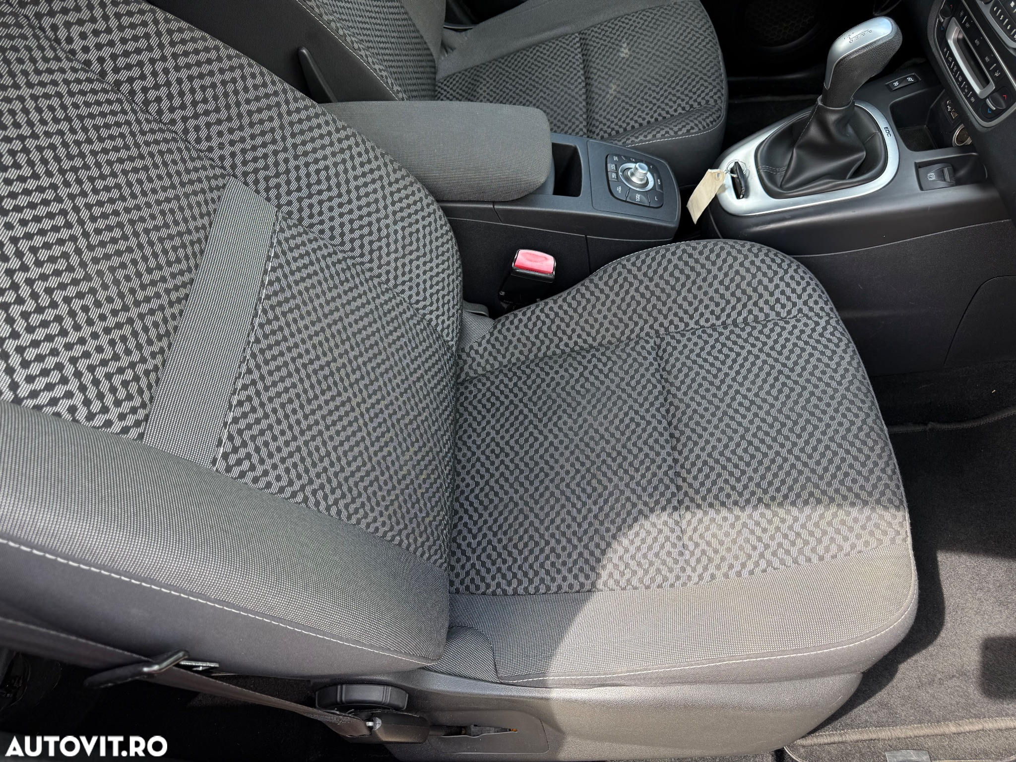 Renault Grand Scenic dCi 110 EDC Bose Edition - 17