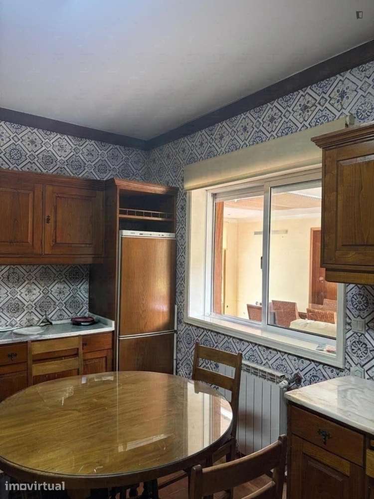 Quarto - localizado em Oliveira do Douro Porto - Grande imagem: 4/13