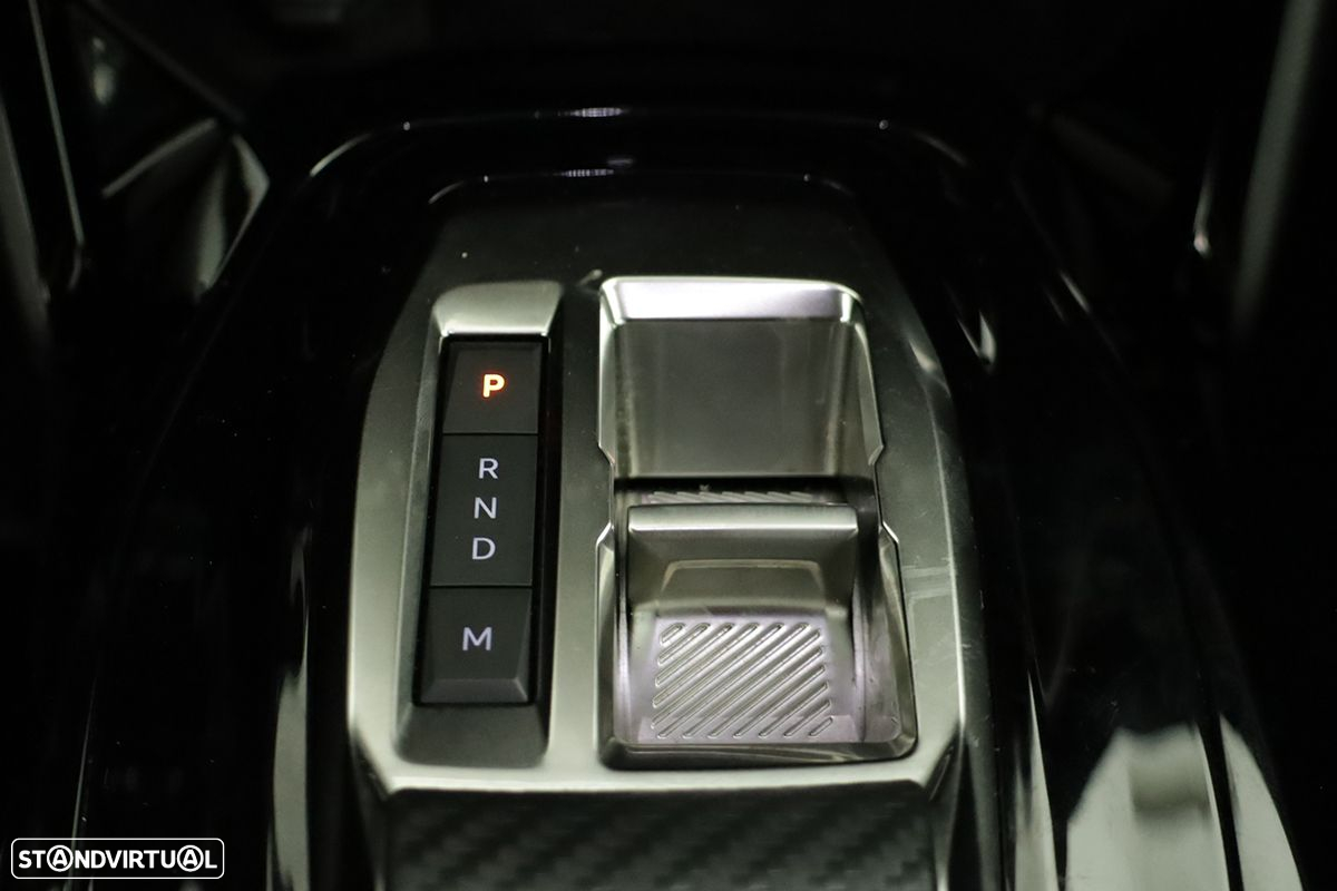 Peugeot 2008 1.2 PureTech Allure EAT8 - 13