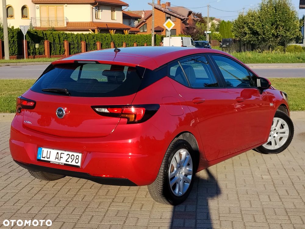Opel Astra 1.2 Turbo - 11