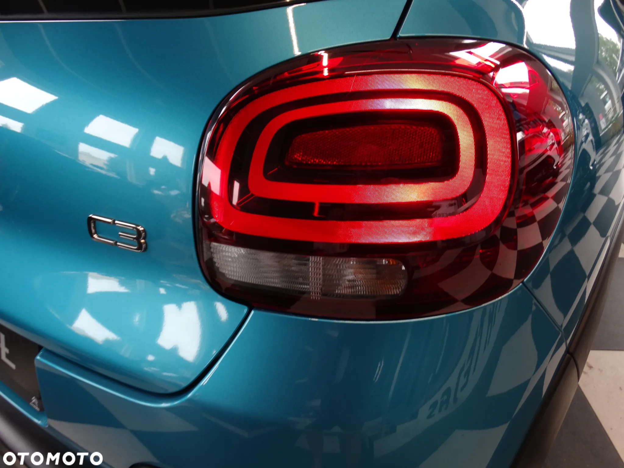 Citroën C3 1.2 PureTech Shine - 15