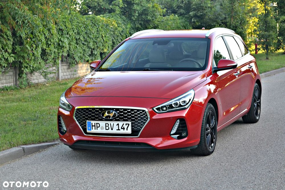 Hyundai i30 blue 1.6 CRDi Premium - 2