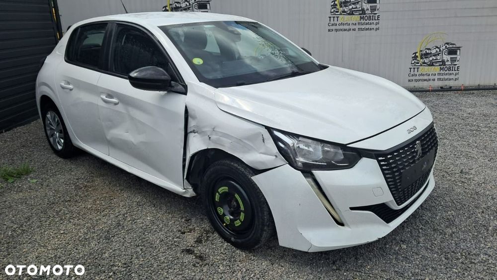 Peugeot 208 - 8