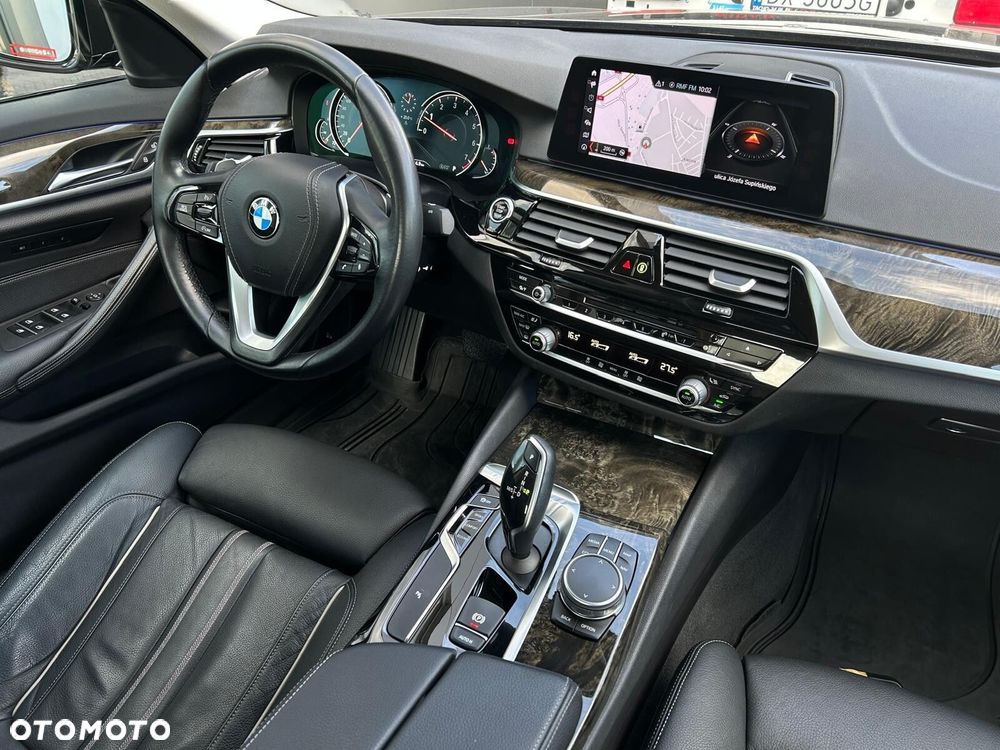 BMW Seria 5 530i GPF xDrive Sport Line sport - 16