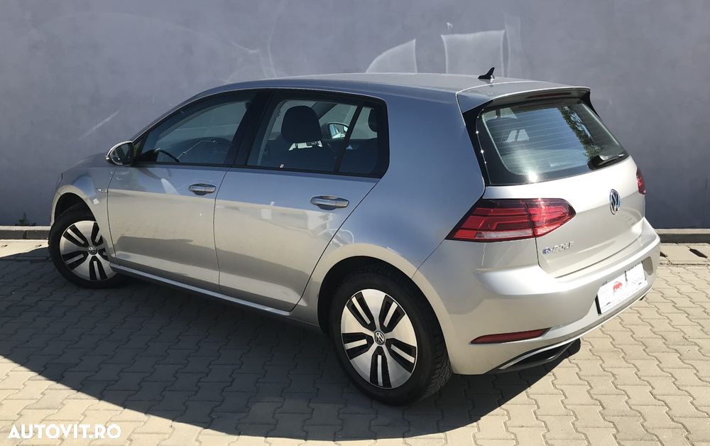 Volkswagen Golf - 5