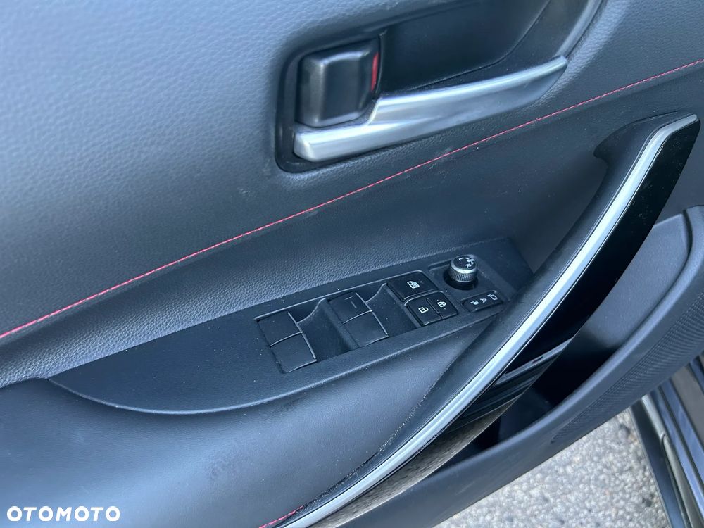 Toyota Corolla 1.8 Hybrid GR Sport - 31