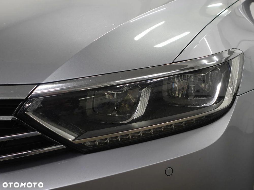 Volkswagen Passat - 14