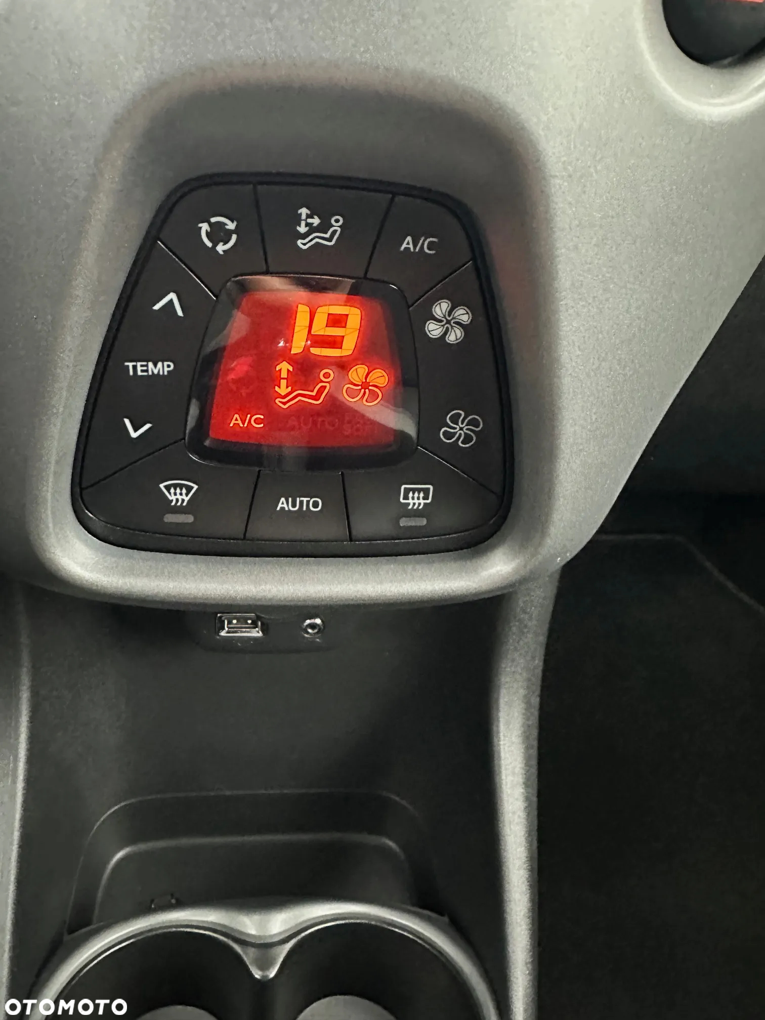 Toyota Aygo x-clusiv - 18