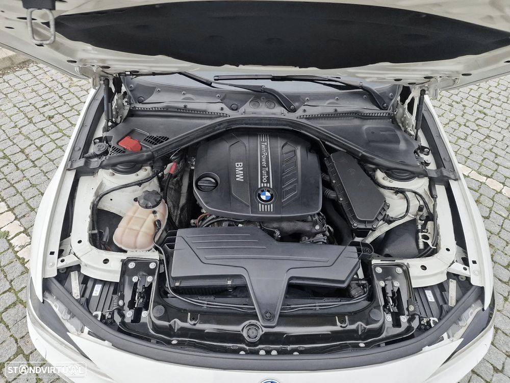 BMW 320 d Pack M - 13