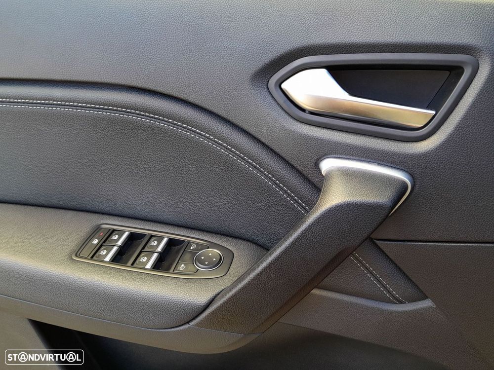 Renault Captur 1.0 TCe Techno Bi-Fuel - 23