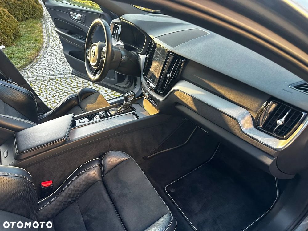 Volvo XC 60 D5 AWD R-Design - 14