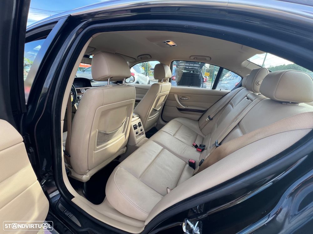 BMW 320 d Navigation Auto - 11