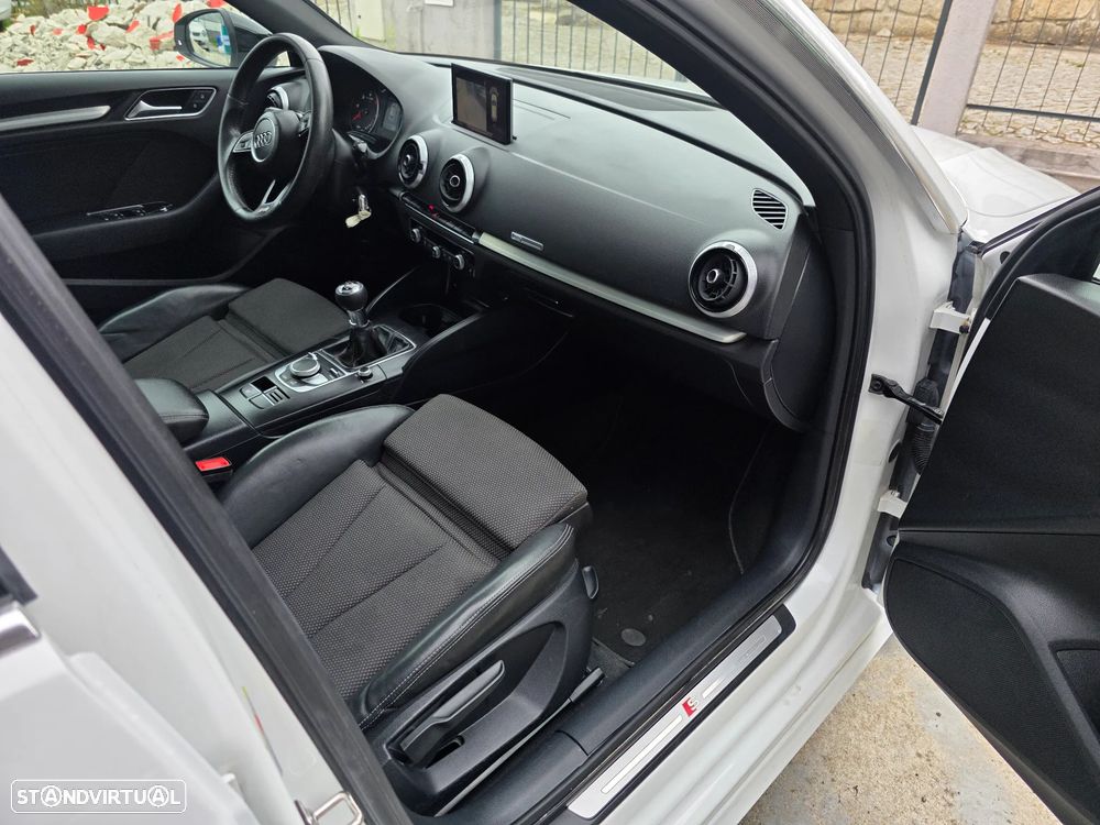 Audi A3 1.6 TDI S-line - 36