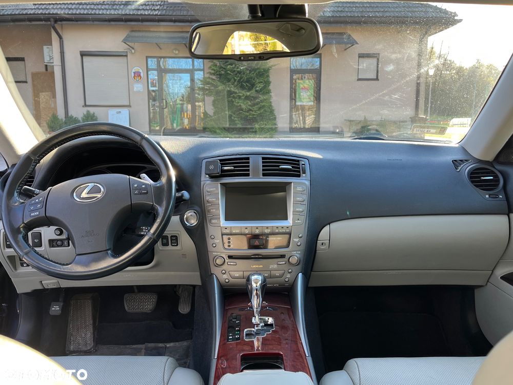 Lexus IS 250 Prestige - 16