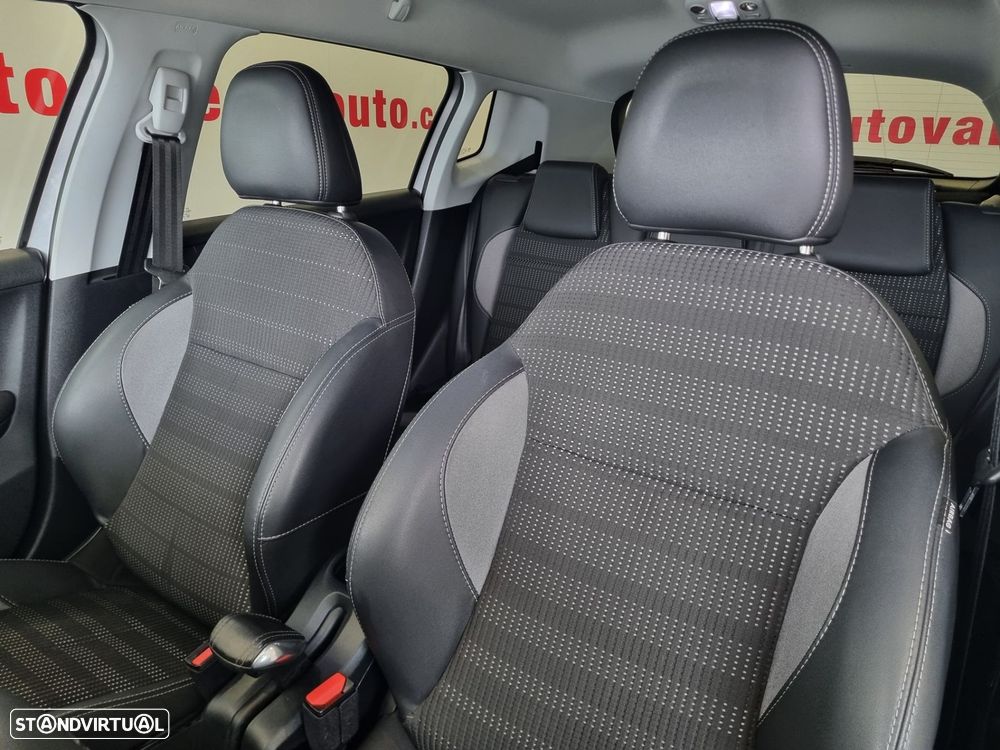 Peugeot 2008 1.2 PureTech Allure - 4