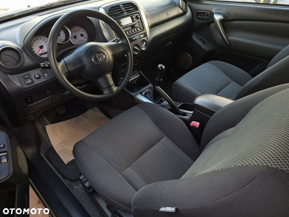 Toyota RAV4 - 9
