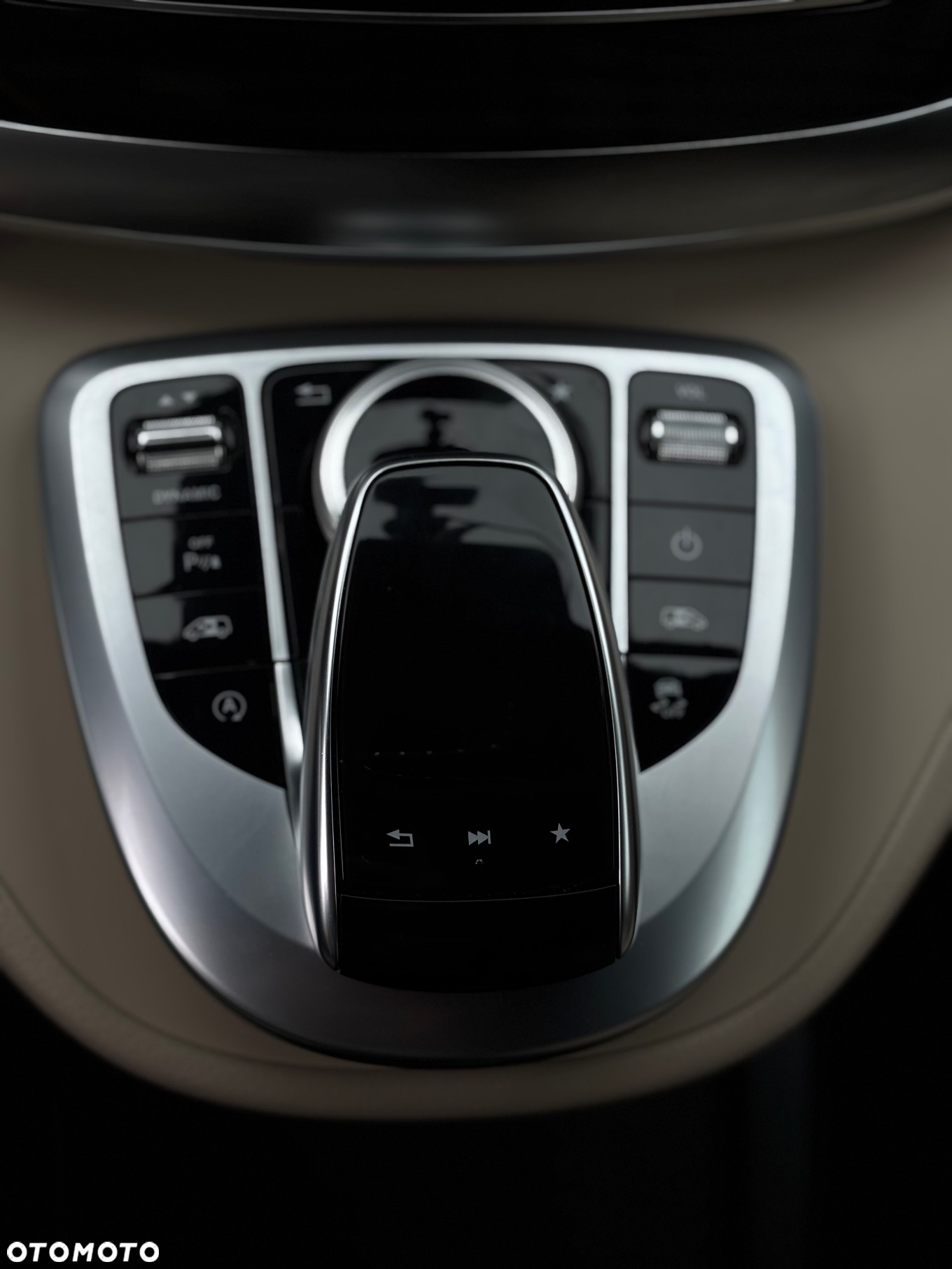 Mercedes-Benz Klasa V 300 d 4-Matic Exclusive 9G-Tronic (d³ugi) - 23