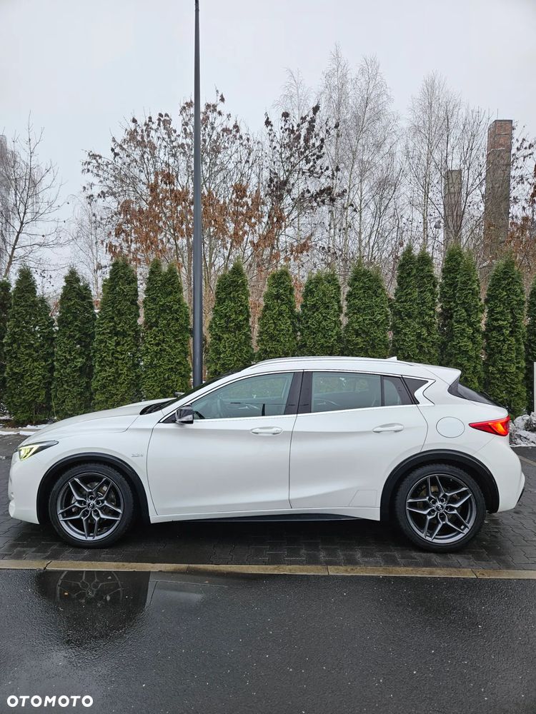 Infiniti Q30 2.2d DCT Sport - 4