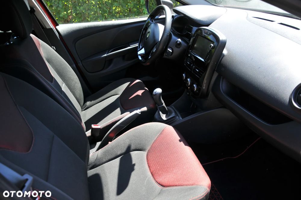 Renault Clio 1.2 16V 75 LIMITED - 17