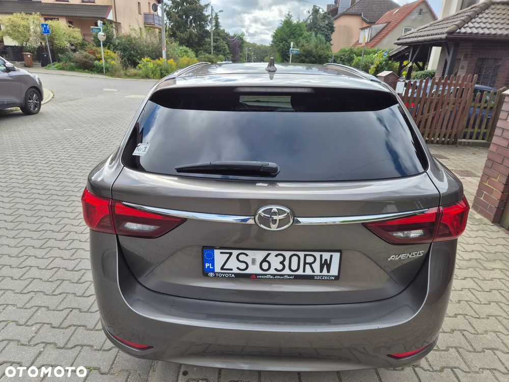 Toyota Avensis 1.8 Premium MS - 4