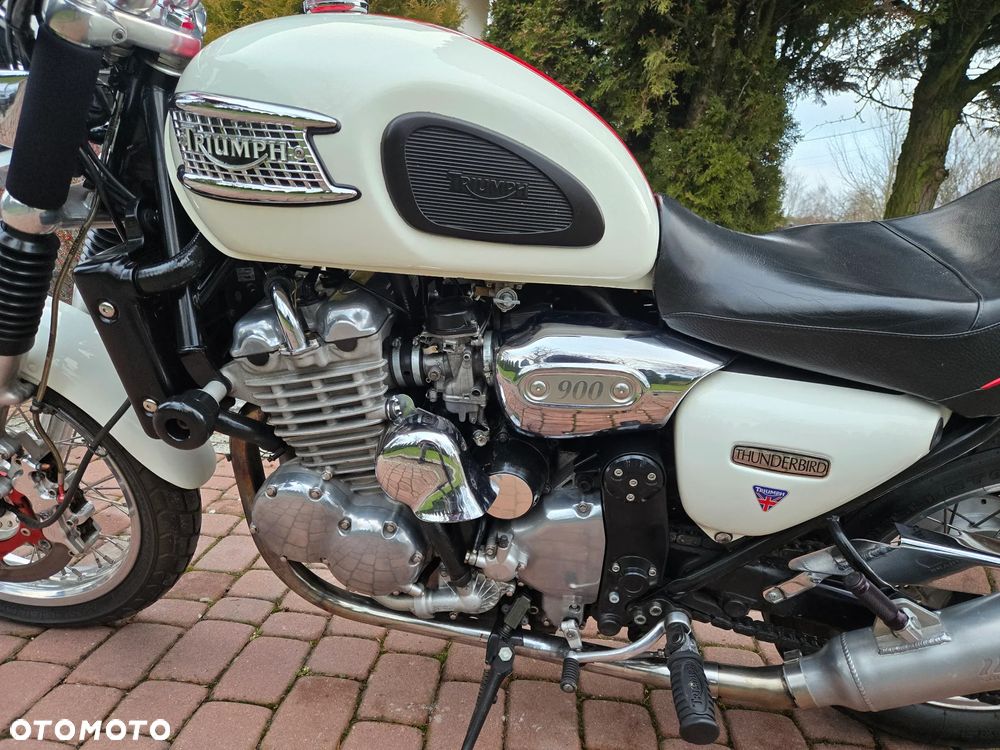 Triumph Thunderbird - 32
