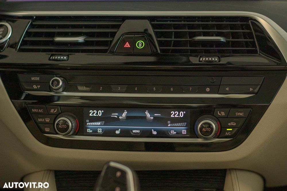 BMW Seria 5 530e xDrive Touring Aut. Luxury Line - 13