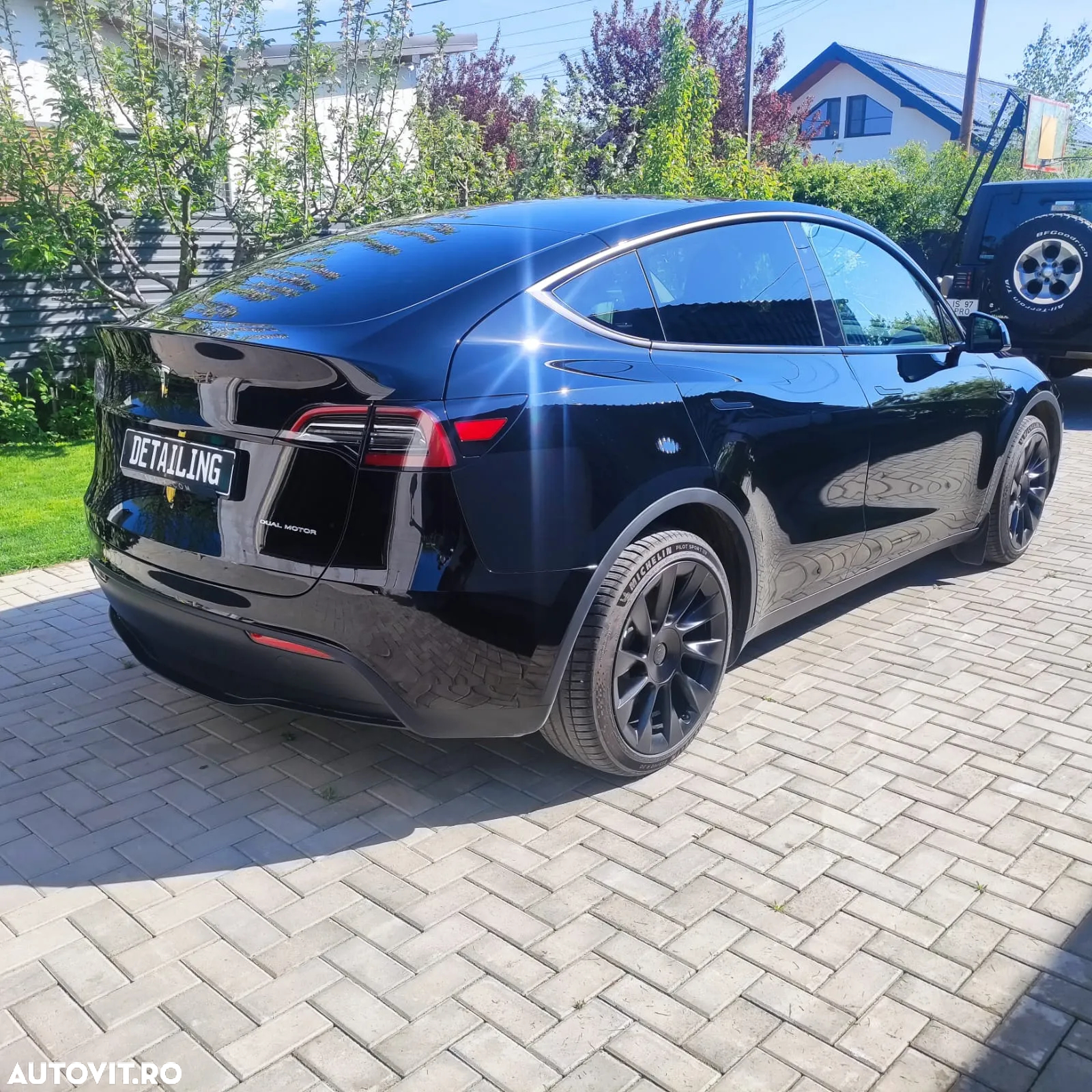 Tesla Model Y AWD Performance - 18