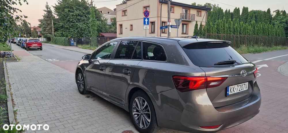 Toyota Avensis 1.8 Prestige MS - 4