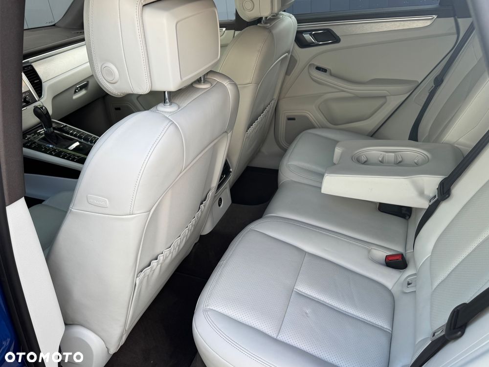 Porsche Macan - 10