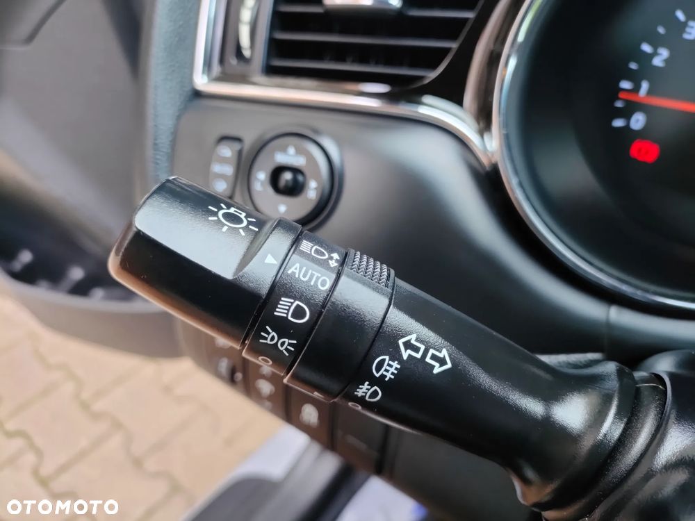 Kia Ceed 1.6 CRDi 136 ISG SW GT Line - 24