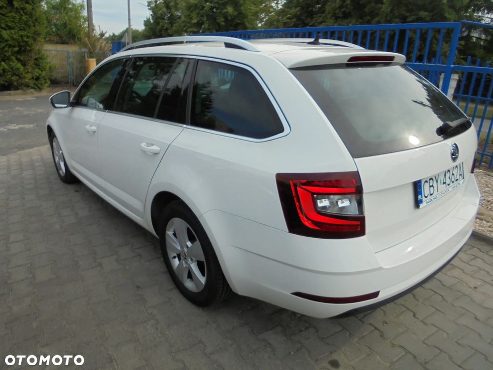 Skoda Octavia 2.0 TDI DSG Ambition - 4