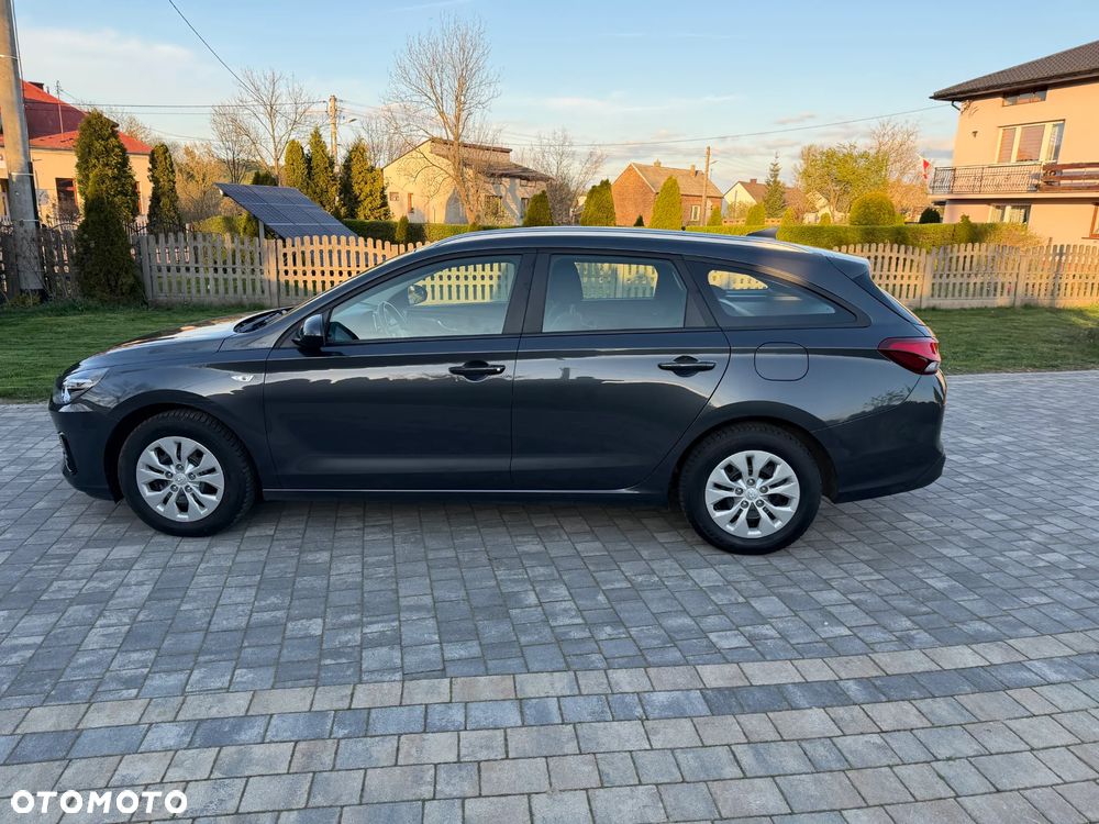 Hyundai i30 1.5 DPI Classic + - 4