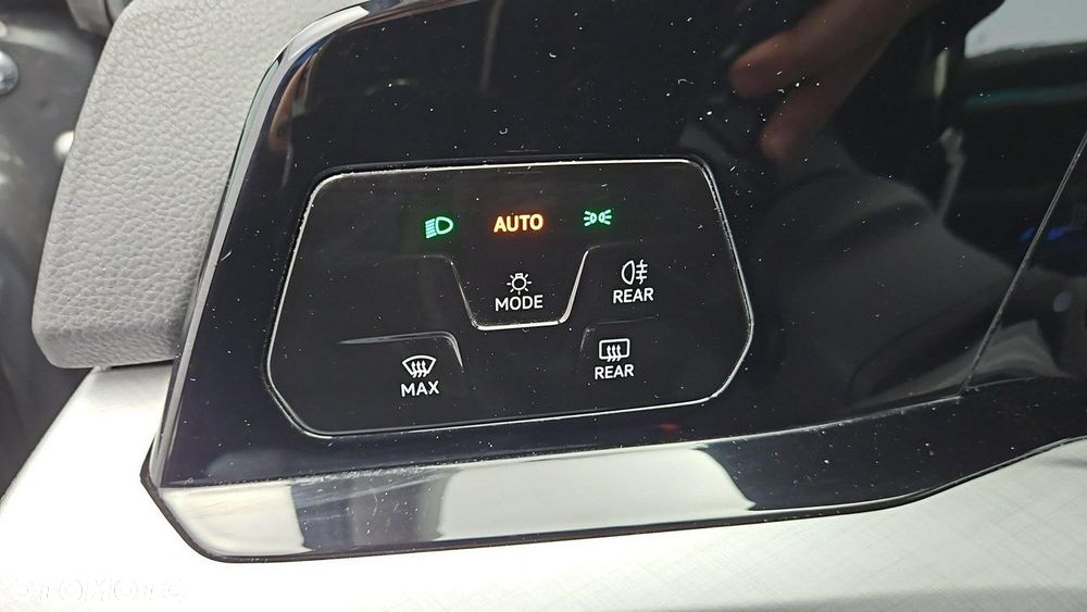 Volkswagen Golf - 17