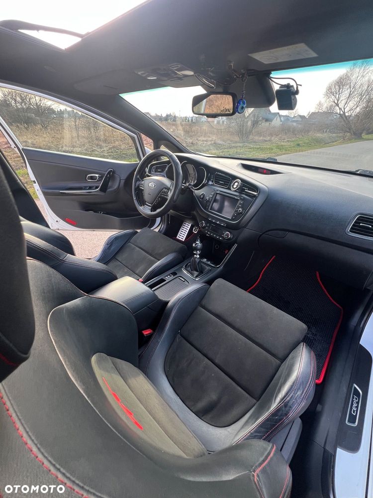 Kia Ceed 1.6 T-GDI GT - 16