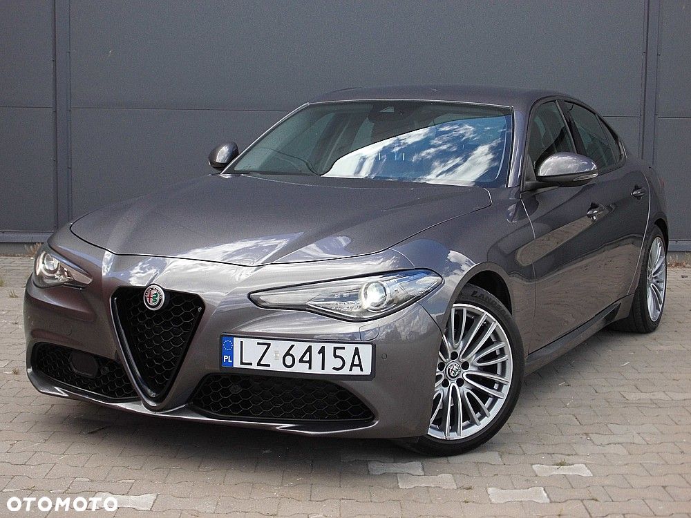 Alfa Romeo Giulia 2.2 AT8 Business - 13