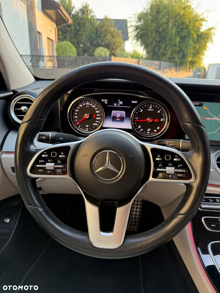 Mercedes-Benz Klasa E 200 d T 9G-TRONIC Exclusive - 26