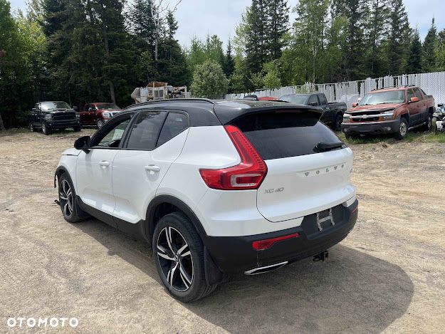 Volvo XC 40 - 6