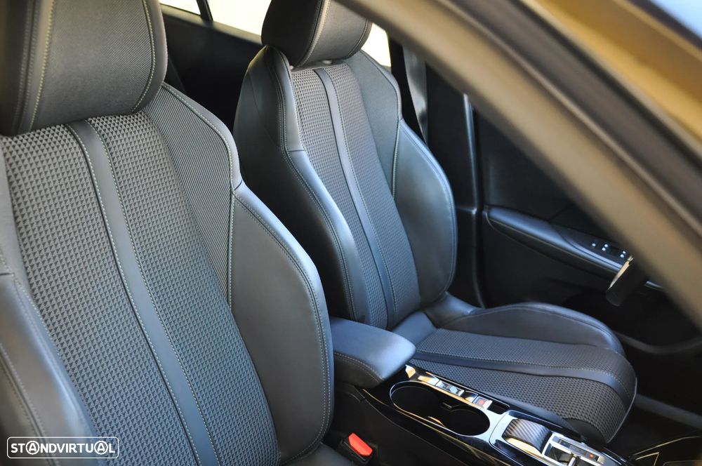 Peugeot e-2008 50 kWh GT Pack - 35