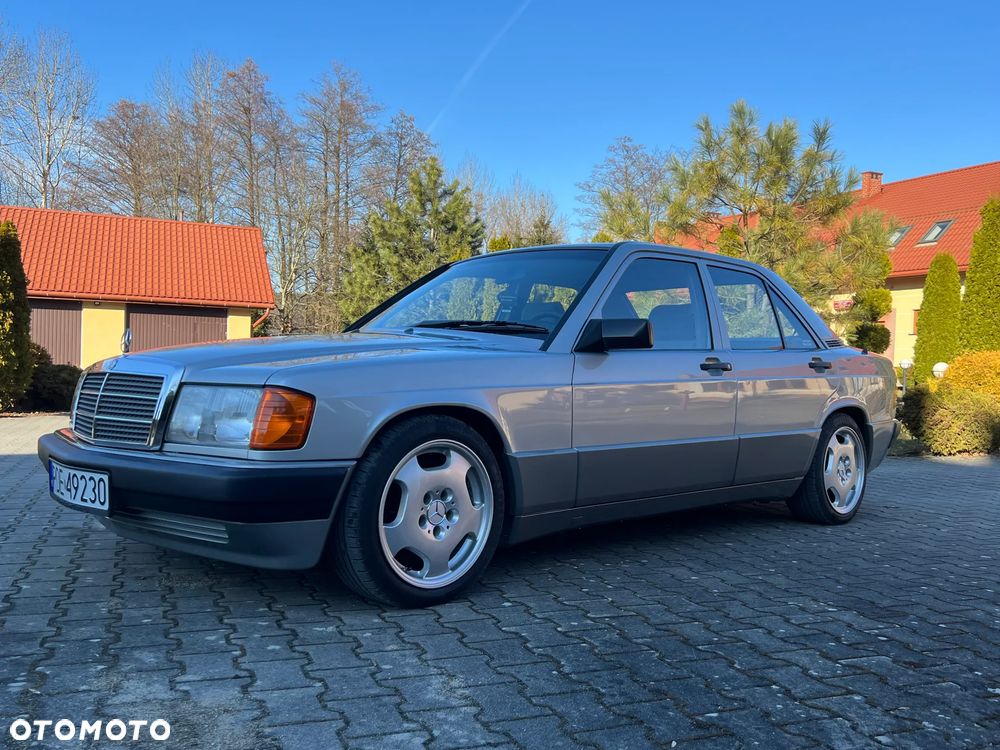 Mercedes-Benz W201 (190) - 8