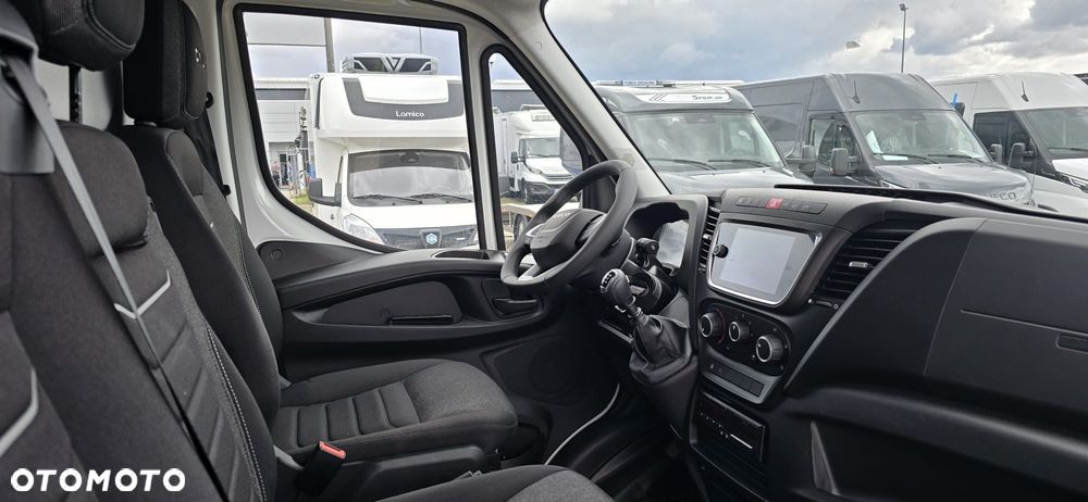 Iveco TACHOGRAF 35S18H KONTENER Z WINDĄ - OKAZJA - 18