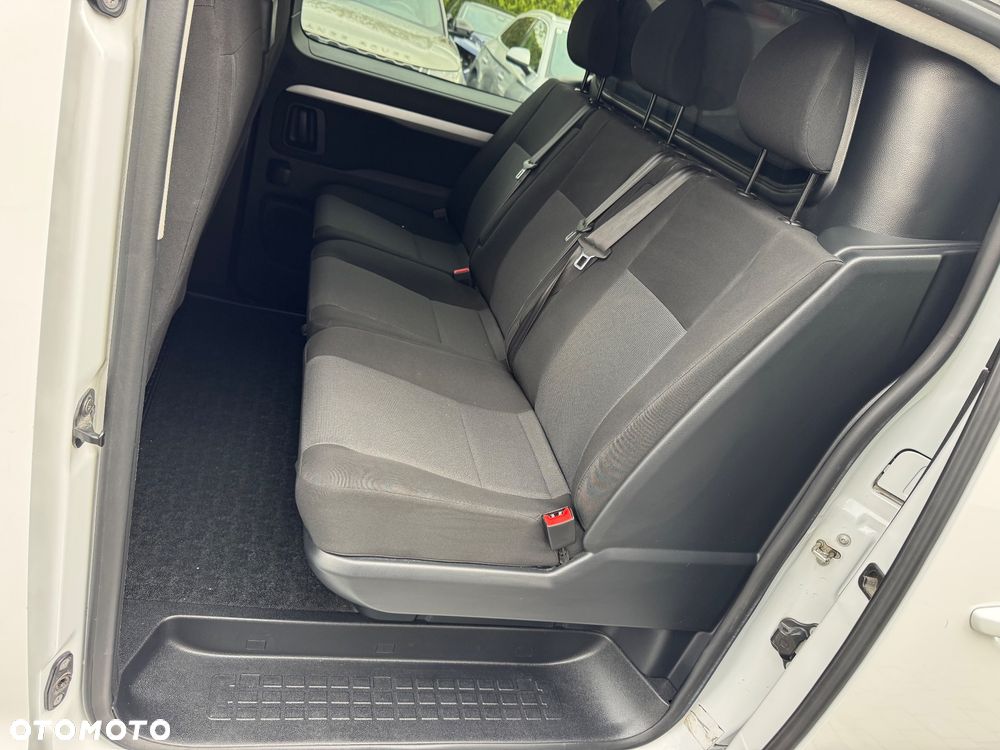 Peugeot Expert Jumpy Scudo Proace Brygadówka 6 osób - 35