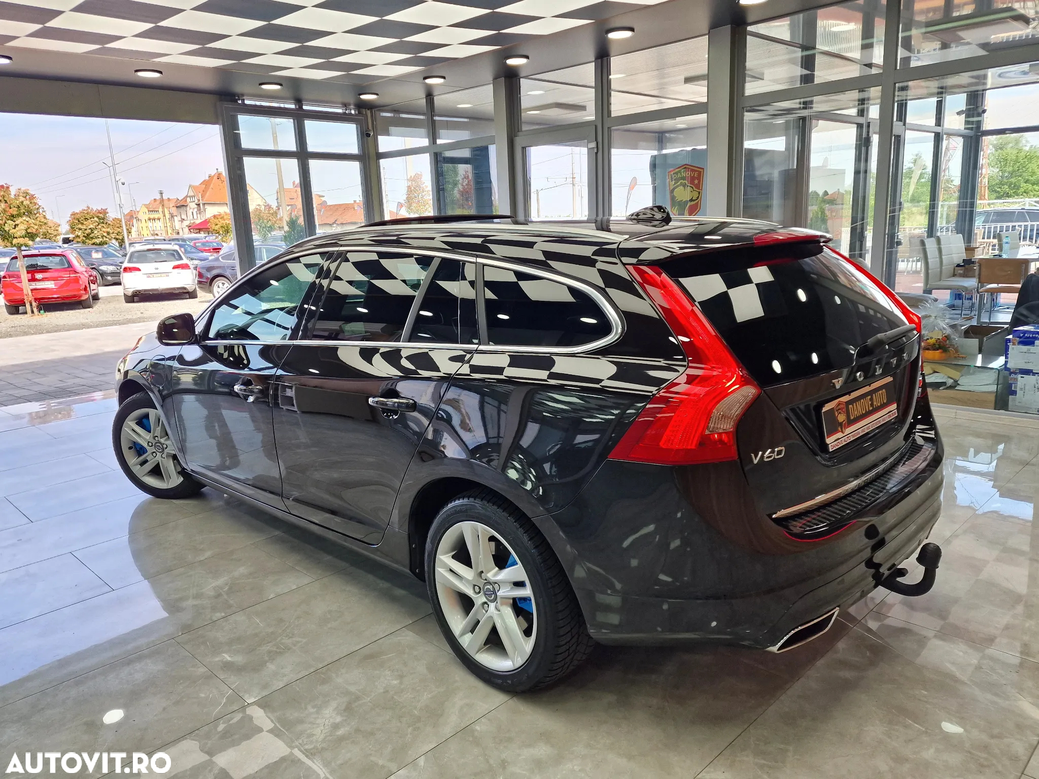 Volvo V60 D6 Plug-In-Hybrid AWD Geartronic Momentum - 10