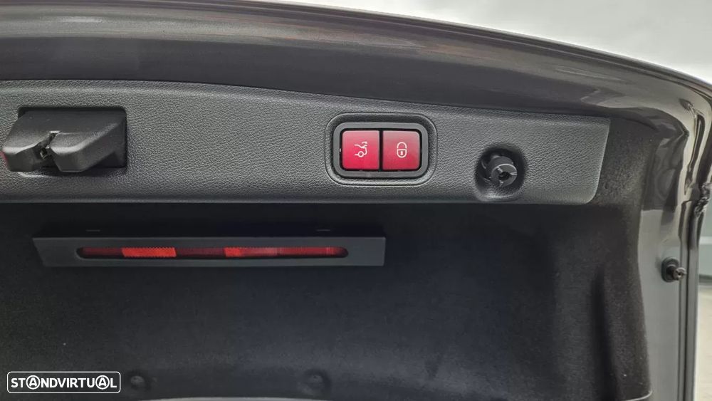 Mercedes-Benz E 220 d Avantgarde+ - 8